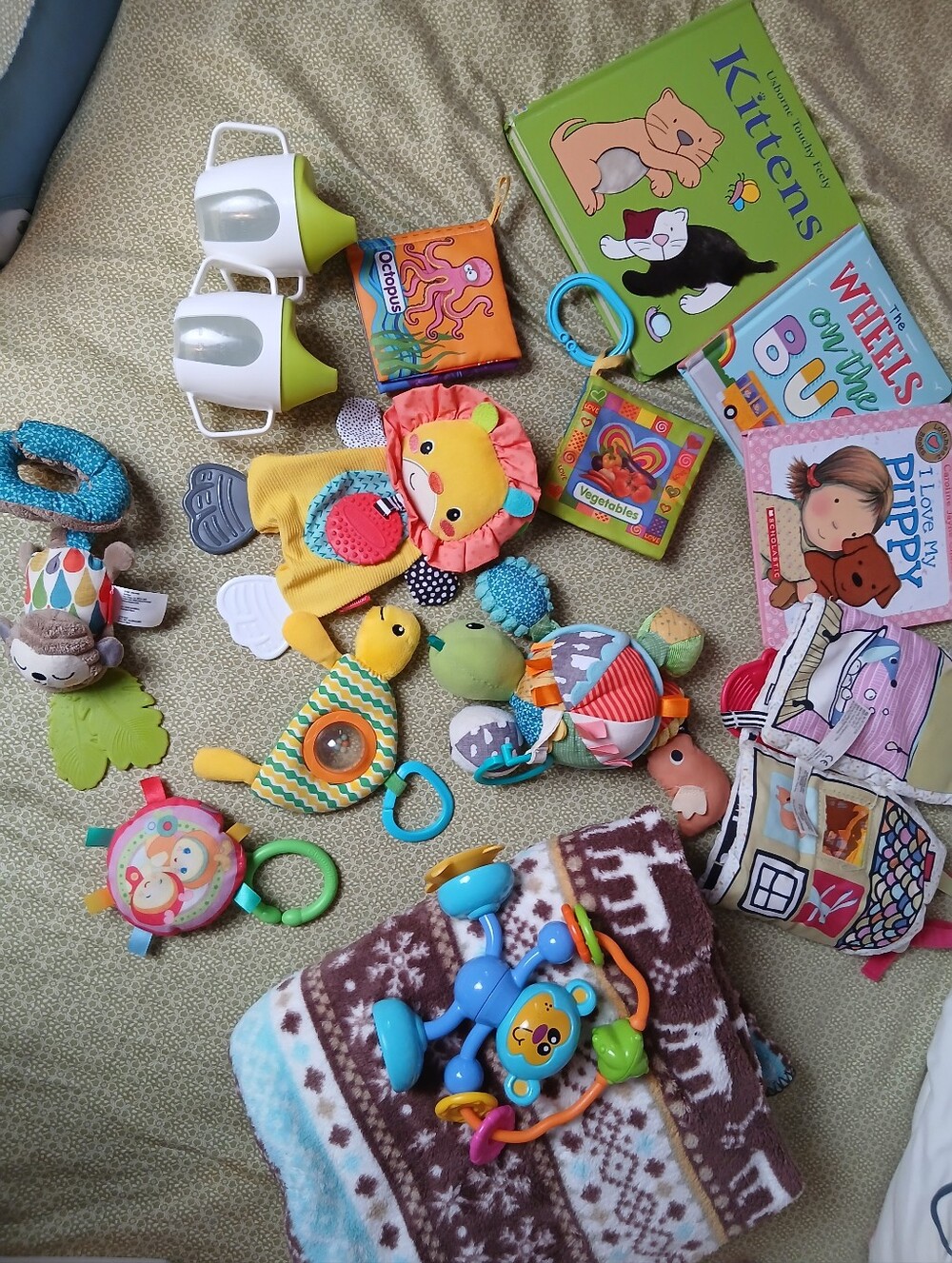 Lot of Baby Toy Accessories Blanet Sensory Sippy Cup Infant Toddler Kids Books S